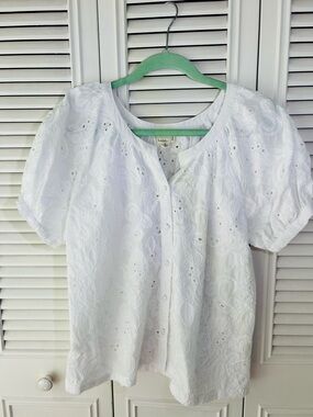 Nicole Miller White Eyelet Scoop Neck Button Blouse